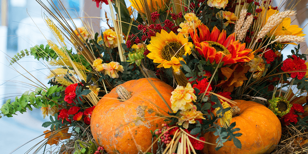Festive fall centrepiece Thanksgivine Saslisbury at enjoy floral studio